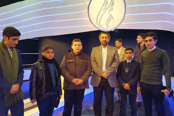 اعضای دار القران حسین بن علی(ع) در مسابقه تلویزیونی اسراء اعضای دار القران حسین بن علی(ع) در مسابقه تلویزیونی اسراء