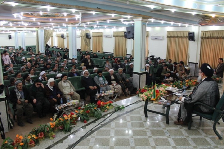 برگزاری همایش«سادات روحانی» در کردستان + عکس