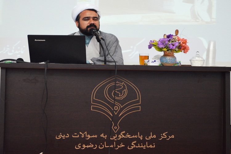 بازدید طلاب مدرسه علمیه جوادالائمه(ع) از مرکز ملی پاسخگویی به سؤالات دینی + عکس