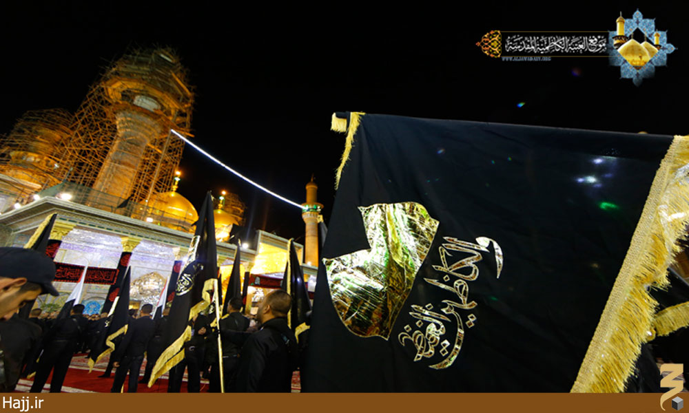 پرچم عزا بر گنبد حرم امامين كاظمين(ع) برافراشته شد