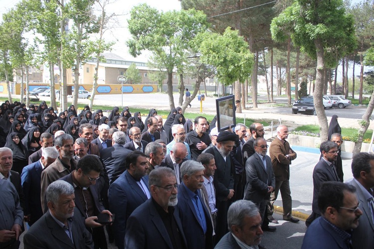 پیکر حجتالاسلام محمد علی قریشی در خمین تشییع شد پیکر حجتالاسلام محمد علی قریشی در خمین تشییع شد