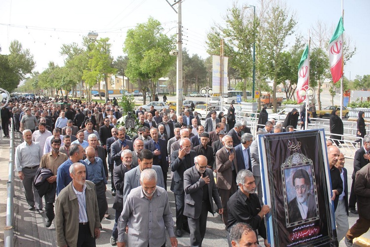 پیکر حجتالاسلام محمد علی قریشی در خمین تشییع شد پیکر حجتالاسلام محمد علی قریشی در خمین تشییع شد
