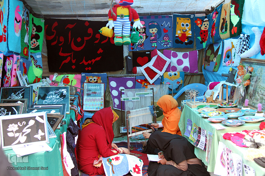 پوششی//نمایشگاه کارآفرینی «از دانش تا عمل» در گناباد گشایش یافت