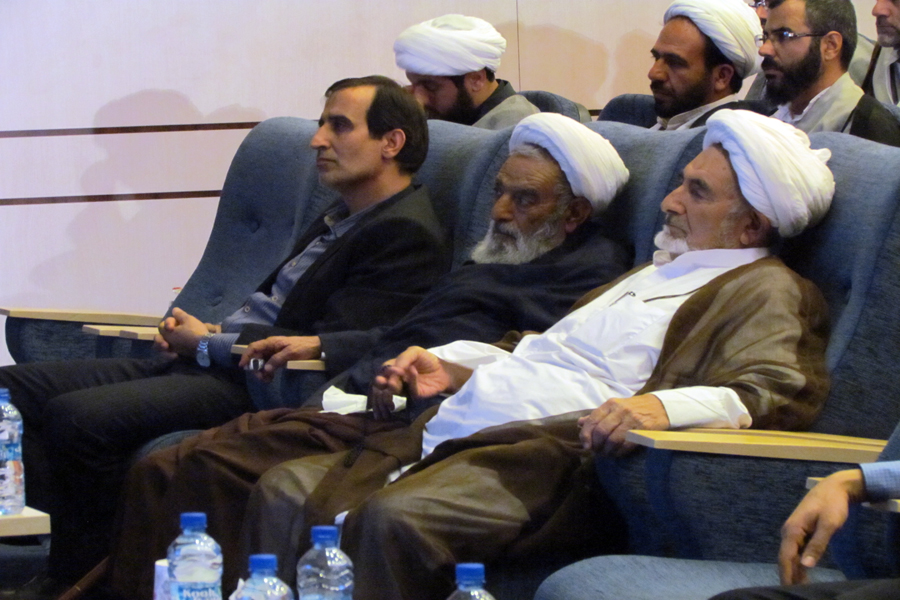 همایش «نقش فرهنگ و هنر در اقتصاد مقاومتی» در لرستان برگزار شد