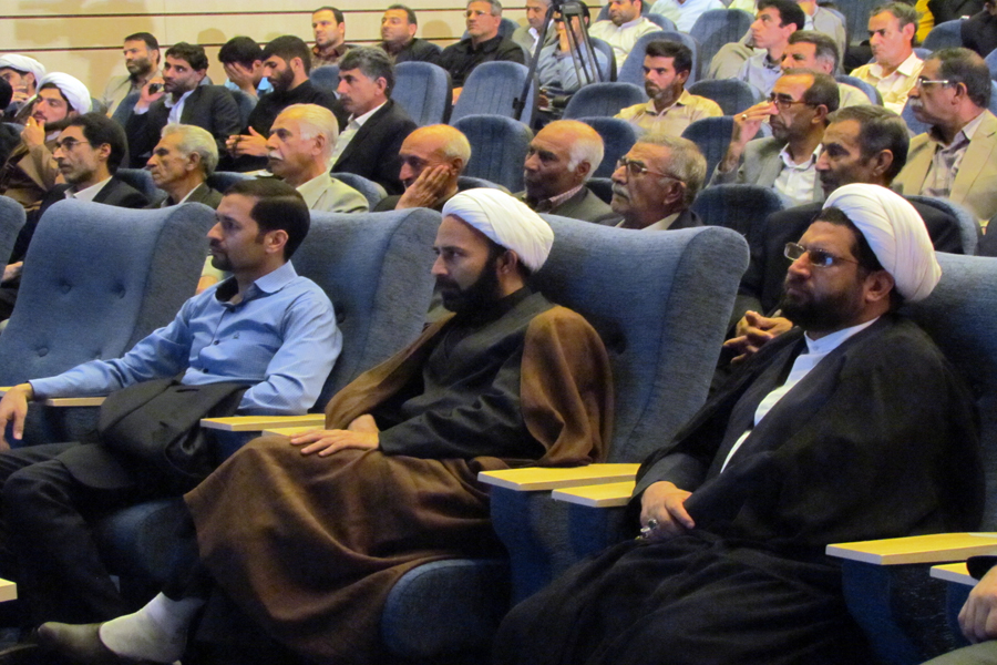 همایش «نقش فرهنگ و هنر در اقتصاد مقاومتی» در لرستان برگزار شد