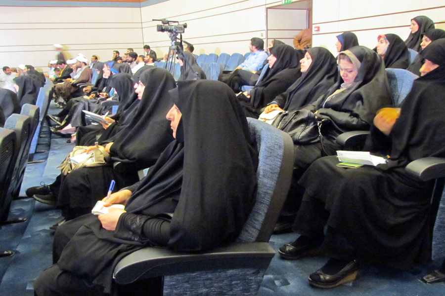 همایش «نقش فرهنگ و هنر در اقتصاد مقاومتی» در لرستان برگزار شد
