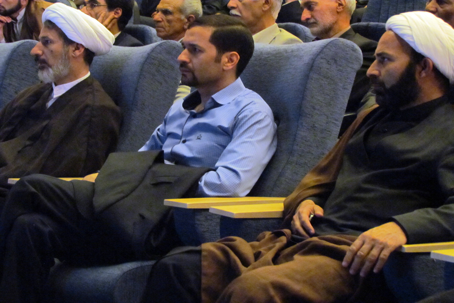 همایش «نقش فرهنگ و هنر در اقتصاد مقاومتی» در لرستان برگزار شد