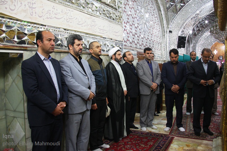 مضجع منور امامزاده سیدحمزه بن موسی بن جعفر(ع) تبریز غبارروبی و عطرافشانی شد