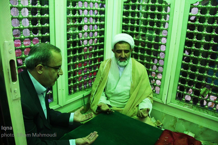 مضجع منور امامزاده سیدحمزه بن موسی بن جعفر(ع) تبریز غبارروبی و عطرافشانی شد