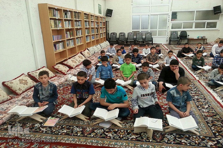 معرفی جلسات رسول شرف الدین که 32 سال قرآنی است/آموزش به سبکی نوین، در قالب شعر و داستان معرفی جلسات رسول شرف الدین که 32 سال قرآنی است/آموزش به سبکی نوین، در قالب شعر و داستان