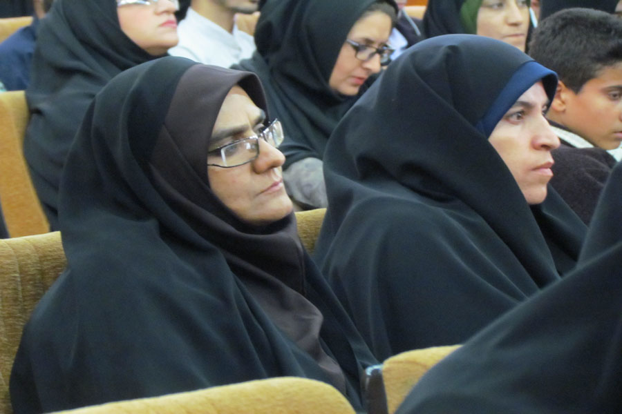 نشست طلاب و نخبگان تحت پوشش کمیته امداد لرستان برگزار شد.