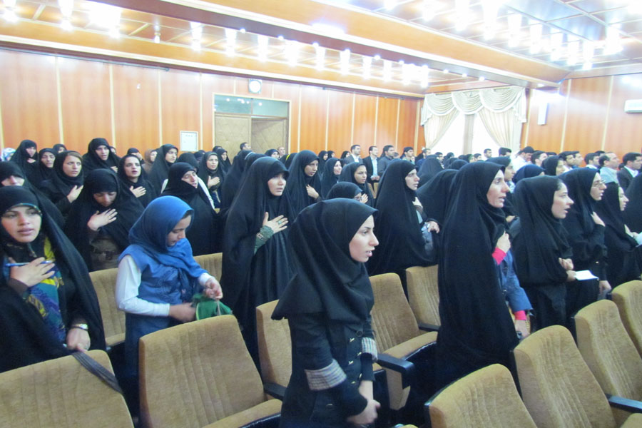 نشست طلاب و نخبگان تحت پوشش کمیته امداد لرستان برگزار شد.