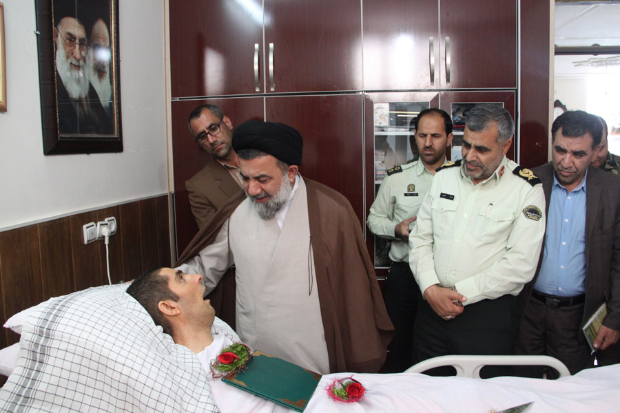 دیدار آیت‌الله میرعمادی با شهید زنده لرستانی