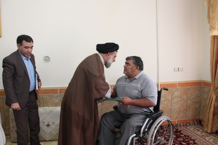 دیدار آیت‌الله میرعمادی با شهید زنده لرستانی