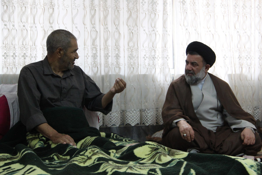 دیدار آیت‌الله میرعمادی با شهید زنده لرستانی
