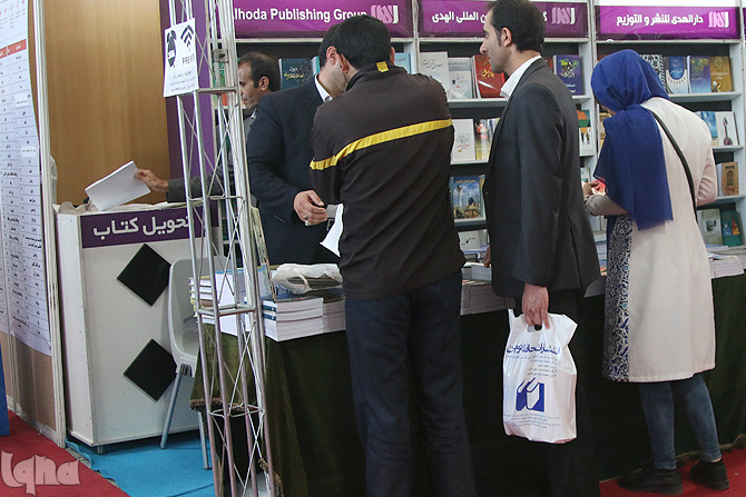 ترجمه انگلیسی قرآن صفارزاده در نمایشگاه کتاب + قیمت