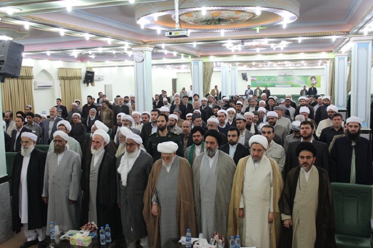 همایش «تجلیل از آثار و پایان نامه های تقریب» از لنز دوربین