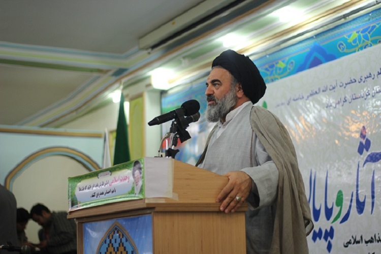 همایش «تجلیل از آثار و پایان نامه های تقریب» از لنز دوربین