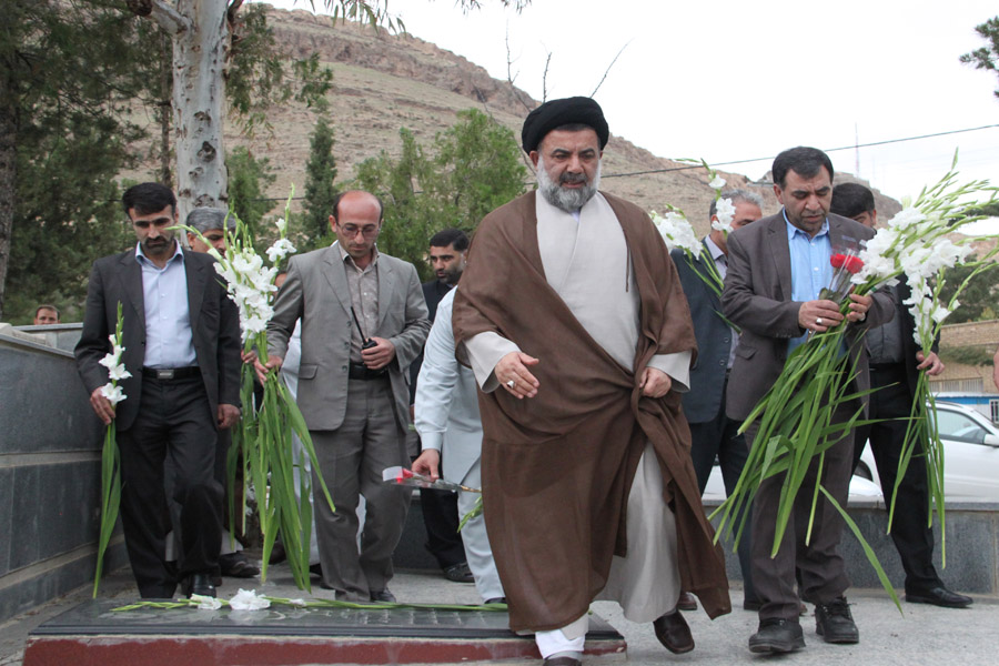 دیدار آیت‌الله میرعمادی با شهید زنده لرستانی