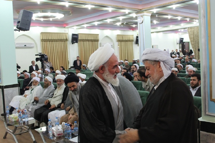 همایش «تجلیل از آثار و پایان نامه های تقریب» از لنز دوربین