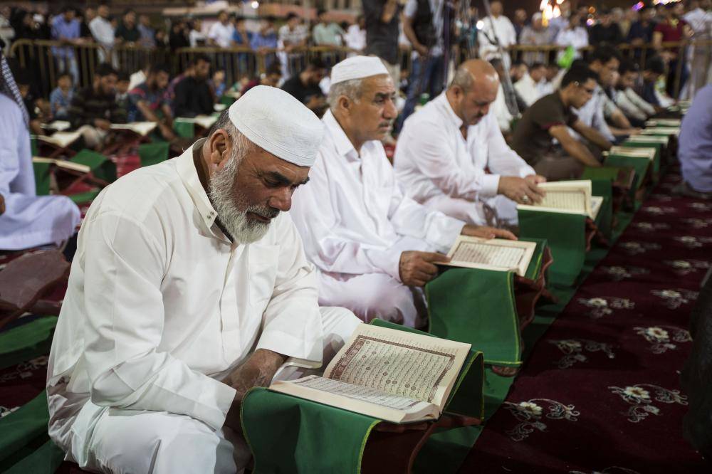 محفل انس با قرآن در جوار حرم حضرت عباس(ع)