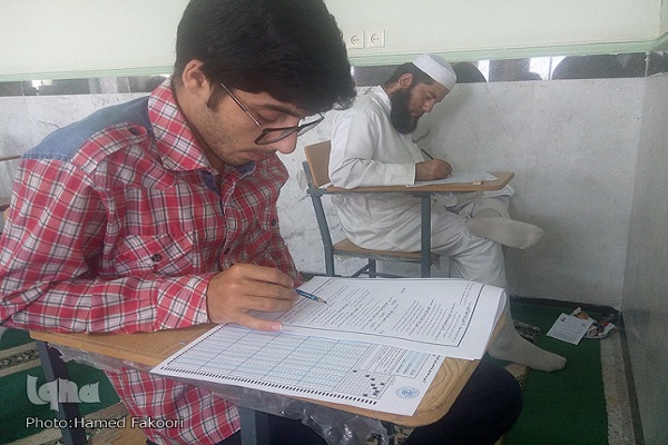 یازدهمین دوره آزمون کتبی طرح اعطای مدرک به حفاظ قرآن در بوشهر برگزار شد