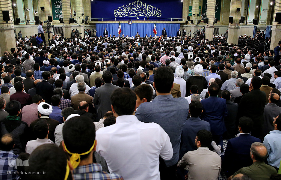 قصائدی که رضوان درویش در حضور رهبر معظم انقلاب اجرا کرد