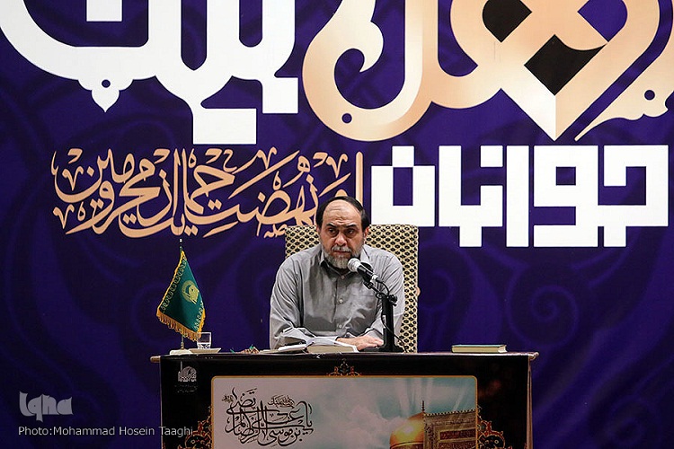 شریفی//همایش اهل بیت(ع)، جوانان و نهضت حهانی حمایت از محرومان برگزار شد