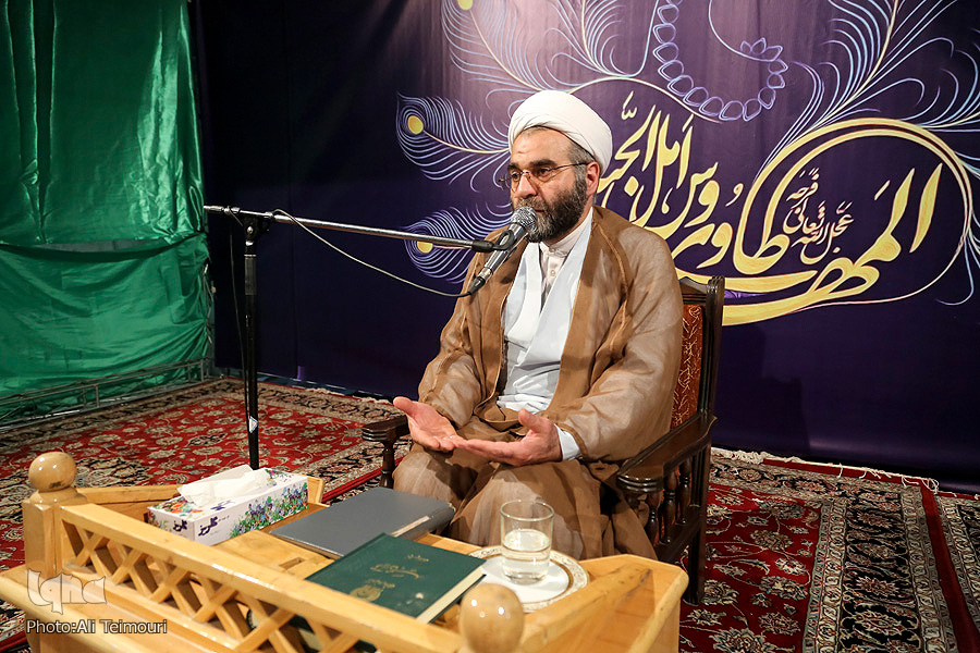 یادبود حاجیحسنی و عباسی در محفل قرآنی خیمةالانتظار یادبود حاجیحسنی و عباسی در محفل قرآنی خیمةالانتظار
