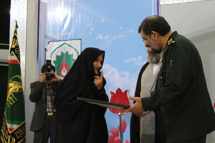 یادواره برادران شهید نمکی و جلوههای ایثار و مقاومت + عکس یادواره برادران شهید نمکی و جلوههای ایثار و مقاومت + عکس