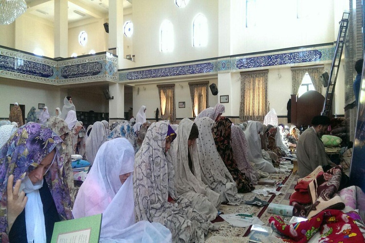 قاب اعتکاف از خاک تا افلاک