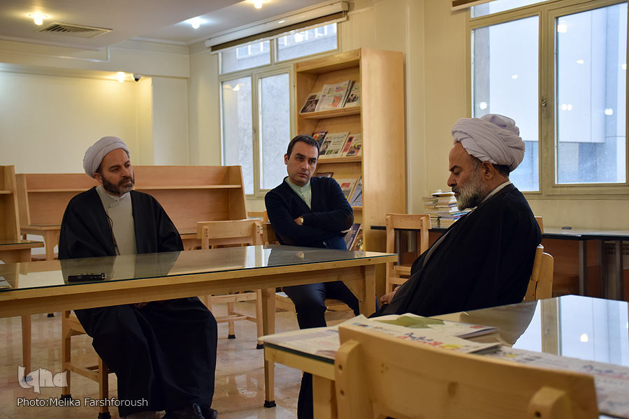 خودنمایی مجتمع قرآنی مسجد الرحمن در چند قدمی کلیسای سرکیس مقدس/ احترام متقابل دین و مذهب