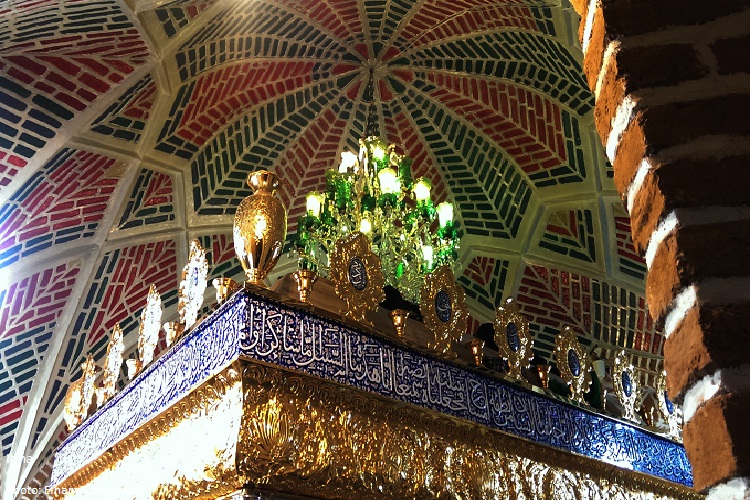 آستان مقدس امامزاده سیدجمال‌بن موسی‌بن جعفر(ع) غبارروبی شد