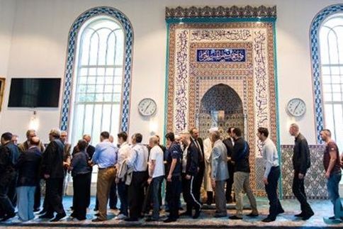 باز کردن در‌های مساجد بلژیک برای آشنا کردن اسلام به مردم