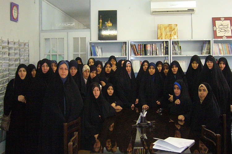 بازدید طلاب خواهر حوزه‌ی علميه نجف از مکتب نرجس‌(ع) مشهد