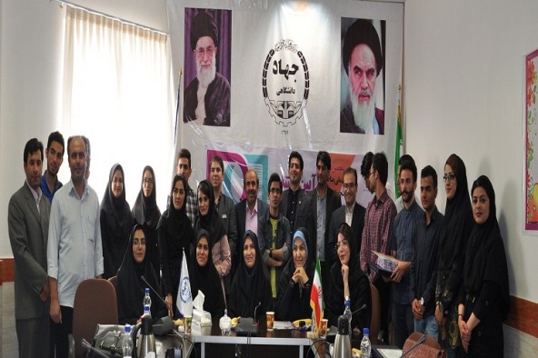 مناظره فضای مناسبی برای گفتگو و تحمل نظرات مخالف ایجاد می‌کند