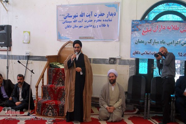 بازدید نماینده آیت الله سیستانی از مدارس علمیه دلفان