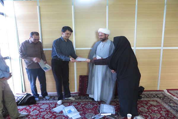 جلسه هم‌اندیشی برپایی«محافل قرآنی» در ماه رمضان برگزار شد