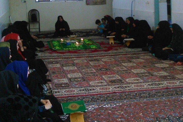 برپایی محفل انس با قرآن در مؤسسه کوثر لردگان