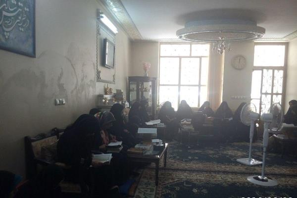 برپایی جلسه تفسیر قرآن به همت مؤسسه کوثر لردگان