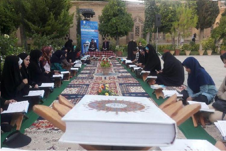 هنرنمایی غزل‌خوانان و قاریان در «دولت قرآن»/ حافظیه، ظرفیت تبدیل به مرکز ترویج قرآن را دارد