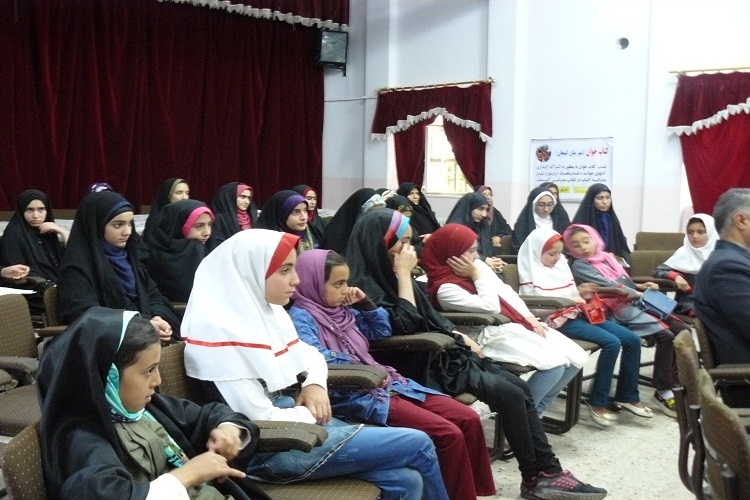 نشست کتابخوان«قرآن و رمضان»در کمیجان برگزار شد