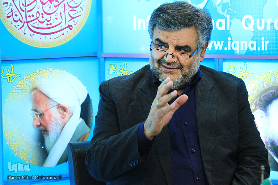 بازدید معاون فرهنگی دانشگاه علامه طباطبایی از غرفه خبرگزاری ایکنا
