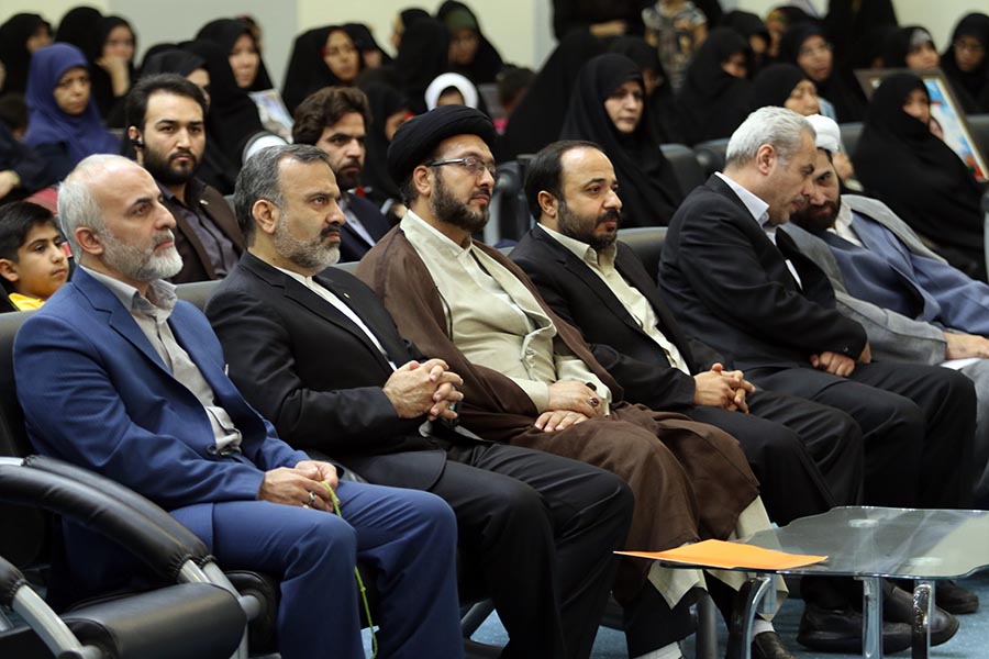 از آغازی غریبانه تا حضور پرشور مردم در آئین افتتاحیه نمایشگاه قرآن مشهد از آغازی غریبانه تا حضور پرشور مردم در آئین افتتاحیه نمایشگاه قرآن مشهد