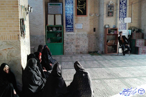 بهره‌مندی بانوان یزدی از برنامه‌های مساجد در ماه رمضان+عکس