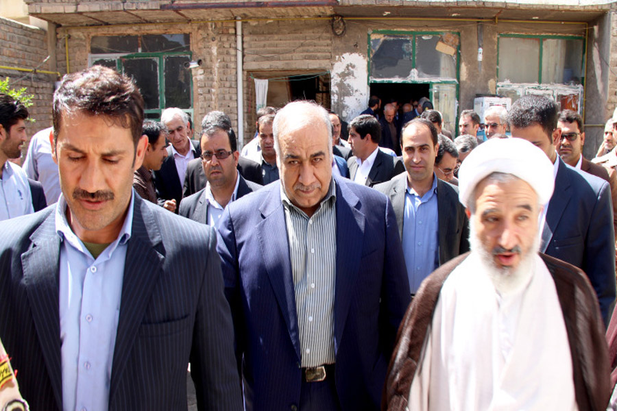 دیدار استاندار لرستان با خانواده شهید مدافع حرم در کوهدشت