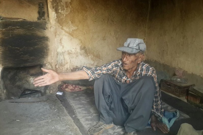 کومه نشیان امیر سالار برای نماز بر مردگانشان کیلومترها راه می‌روند