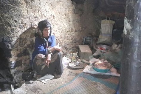 کومه نشیان امیر سالار برای نماز بر مردگانشان کیلومترها راه می‌روند
