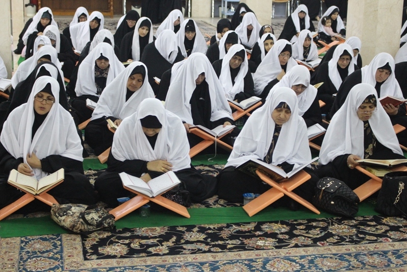 حضور 50 بانوی قرآنی در ختم رمضانیه قرآن در آستان علوی