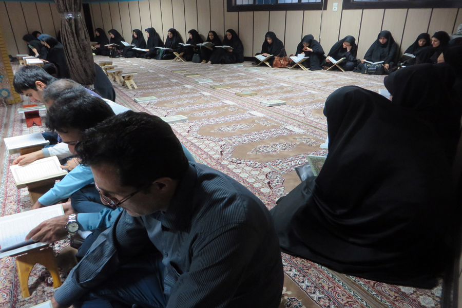 برگزاری برنامه جزءخوانی قرآن در امور مالیاتی لرستان + عکس